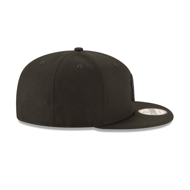 New York Yankees - 9Fifty Limited Edition Black on Black Snapback Hat, New Era